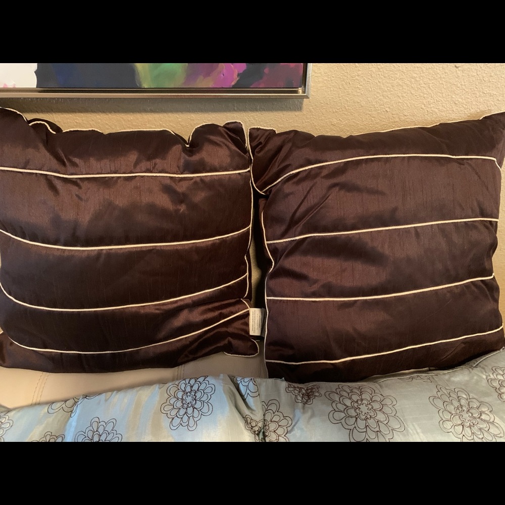 2 Brown decorative accent pillows set of 2